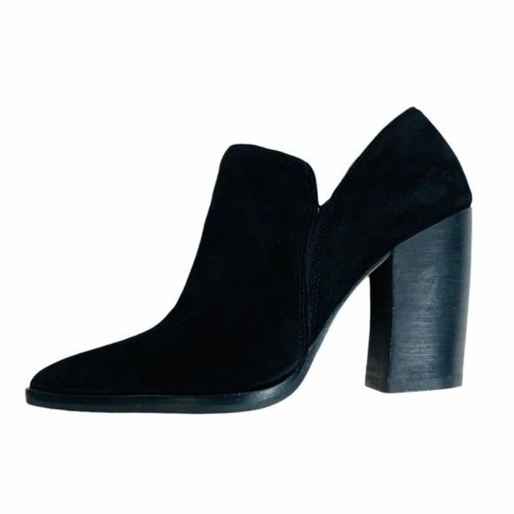 NWOT Vince Camuto Heeled Suede Winter Booties in Black